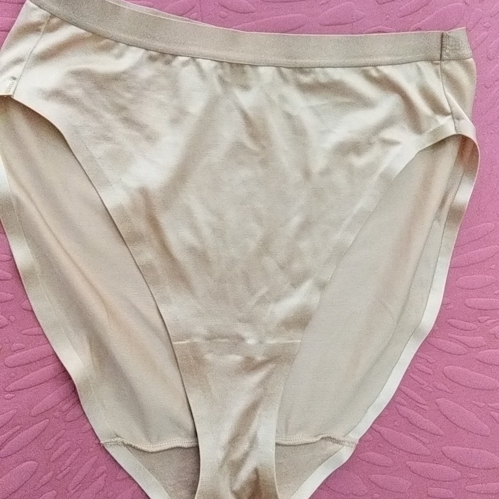 Wacoal underwear size small
